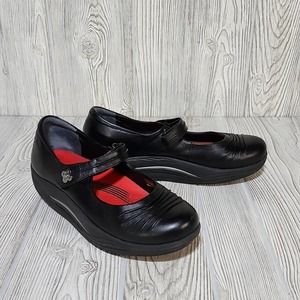 Abeo Rocs Bethan Black Mary Jane Shoes, Women's 11